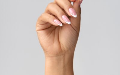 Pose américaine : techniques et astuces pour des ongles impeccables