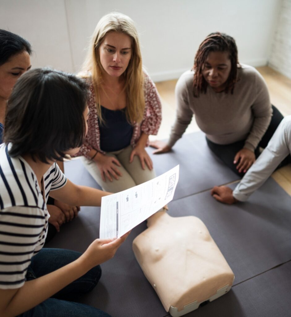 des personnes travaillant dans le social